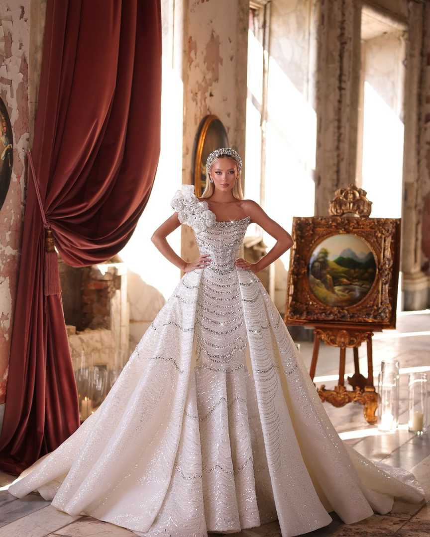 Gorgeous Mermaid Wedding Dresses One Shoulder Sleeveless Lace Up Appliques Embroidery Bridal Gowns Detachable Train Custom Made Vestidos De Novia