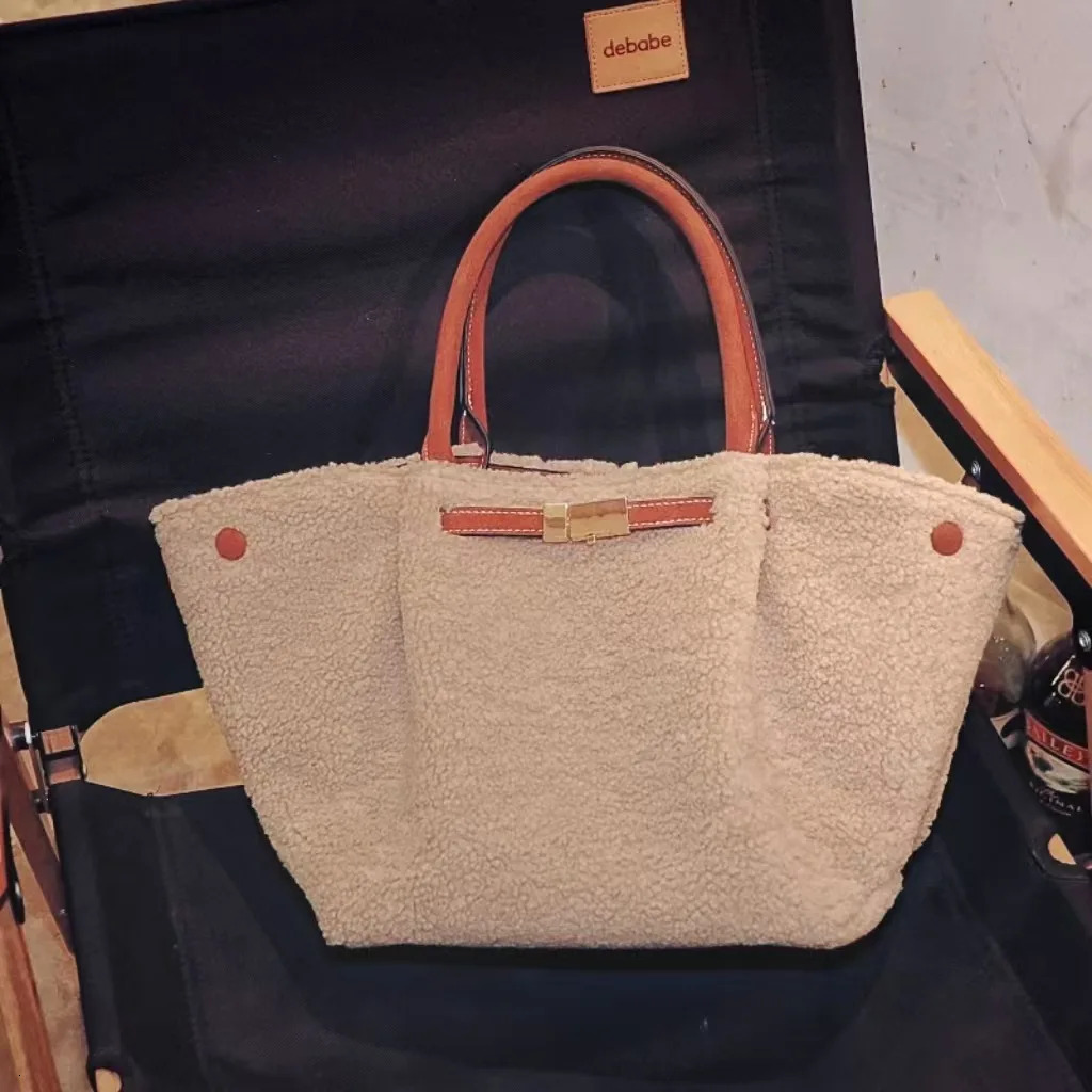 Lamb Wool Wing Bags For Women Winter Warm Plush Designer Handbags Large Capacity Shoulder Bag Top Handle Shopper Purses