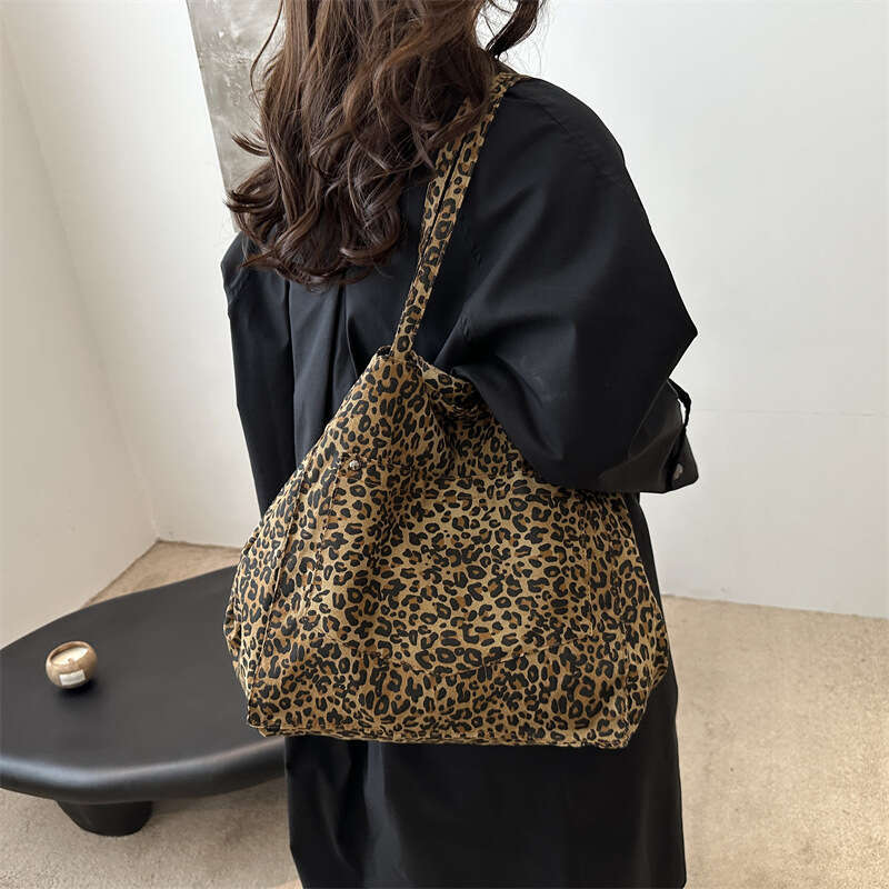Leopard Canvas Tote Women's Large Capacity 2024 New Trendy Handheld Commuter Versatile One Shoulder Mommy Bag