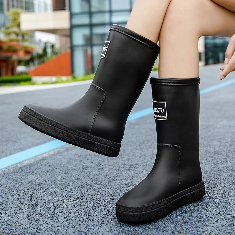 Rain Boots Women Anti-Slip Trend Lightweight Soft Rain Shoes Outdoor Fishing Thick Sole Waterproof Shoes Fashion Comfy 241226