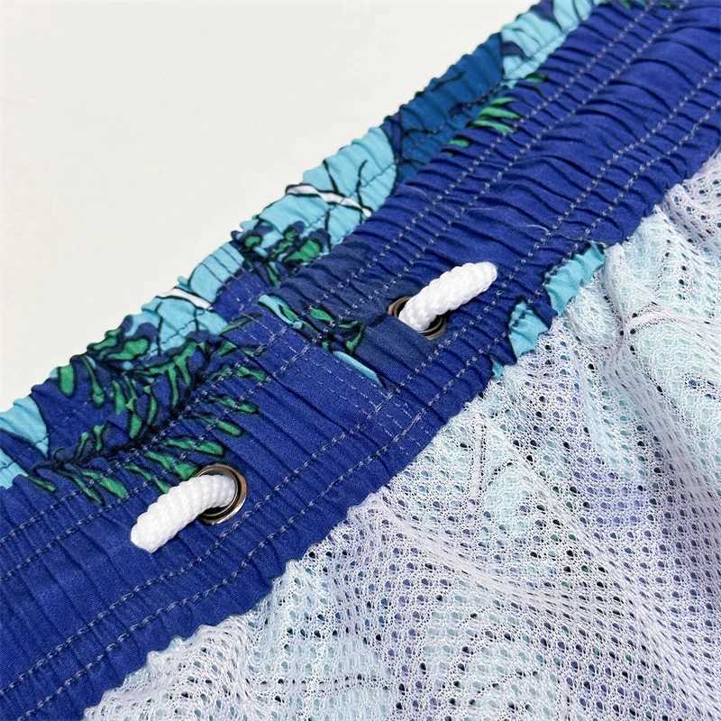 Fashionable mens beach shorts mens running shorts beach swimming shorts with breathable mesh lining W241226