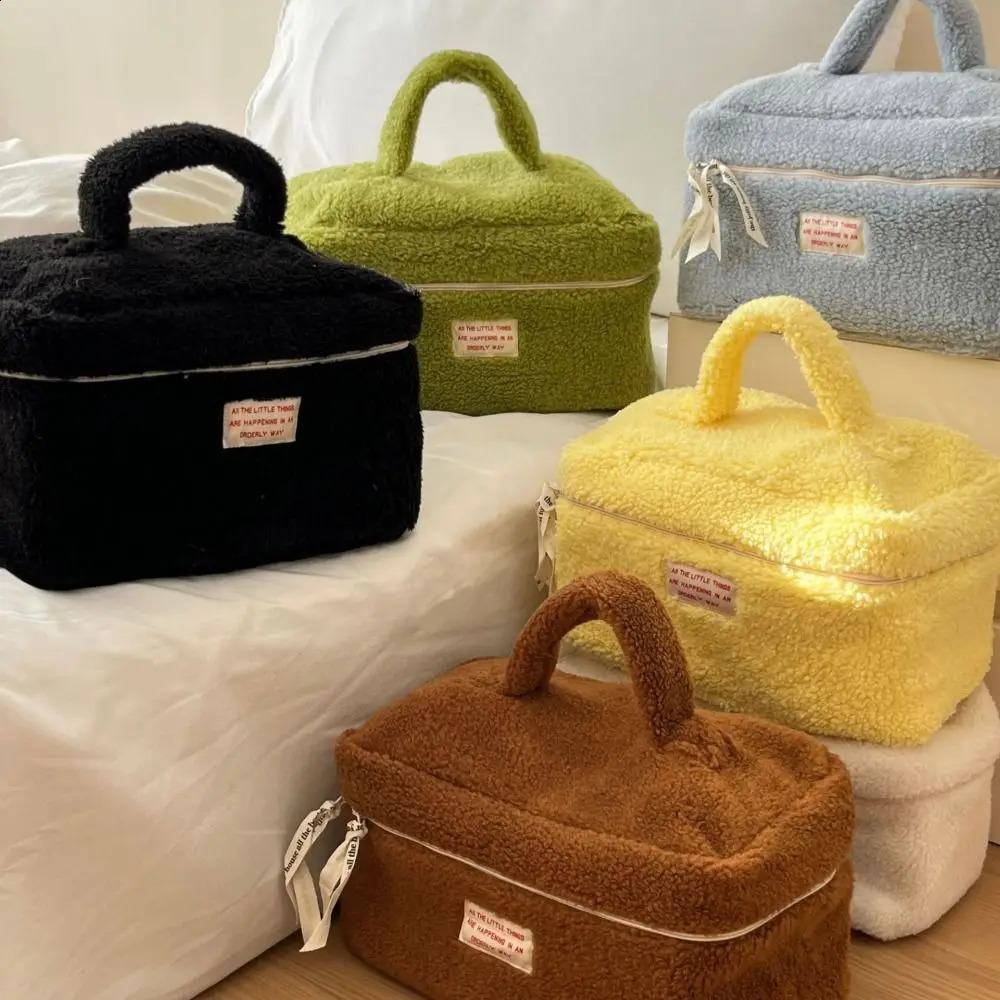 Letter Plush Cosmetic Bag Portable Storage Bag Zipper Travel Washbag Fluffy Makeup Tote Makeup Pouch Bag Female/Girls 241226