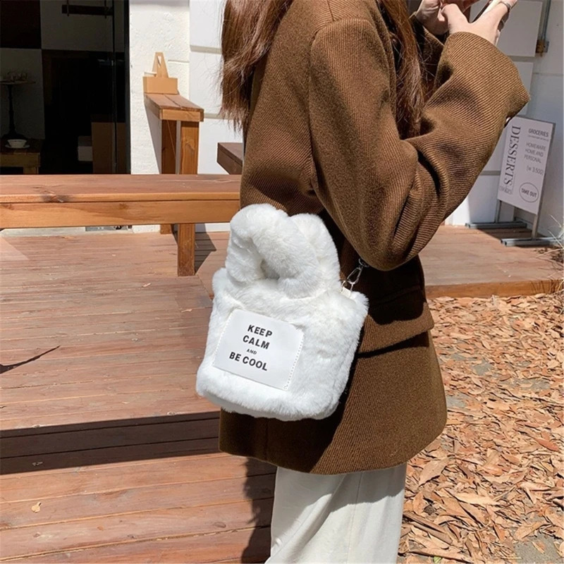 Winter Plush Handbag Fashion Soft Cross Body Bag Womens Mini Mobile Wallet and Versatile Shoulder Bag 241223
