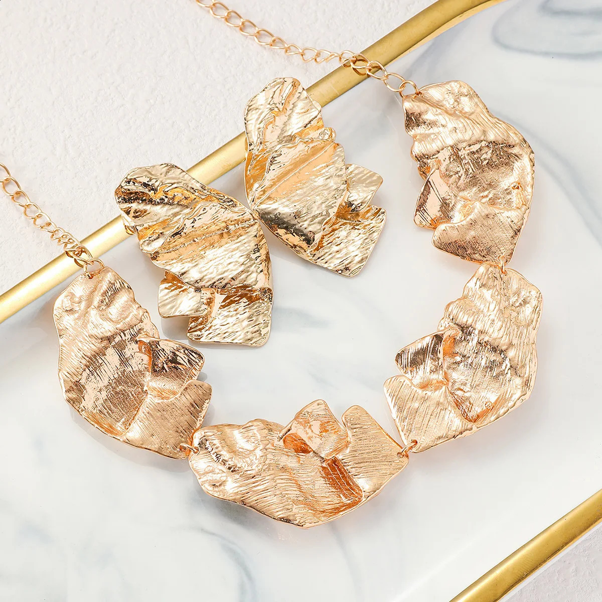 Exaggerated Vintage Womens Jewelry Sets Metal Gold Silver Color Irregular Geometric Choker Necklace Stud Earrings Set for Women 241226