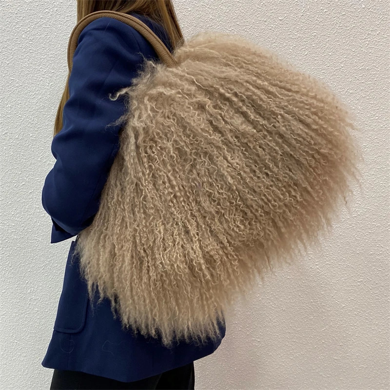 Factory Wholesale Fashion Real Mongolian Lamb Fur Bag Sheep Fur Shoulder Bag241226