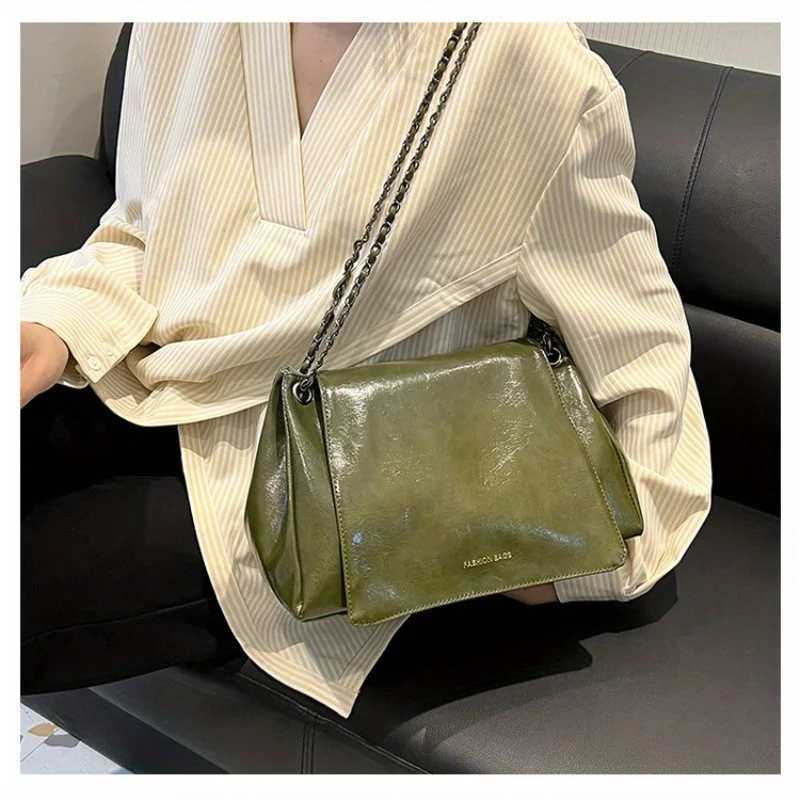 1PC bag womens large capacity fiable autumn and winter solid color single shoulder crossbody bag class commuting totXJ241225