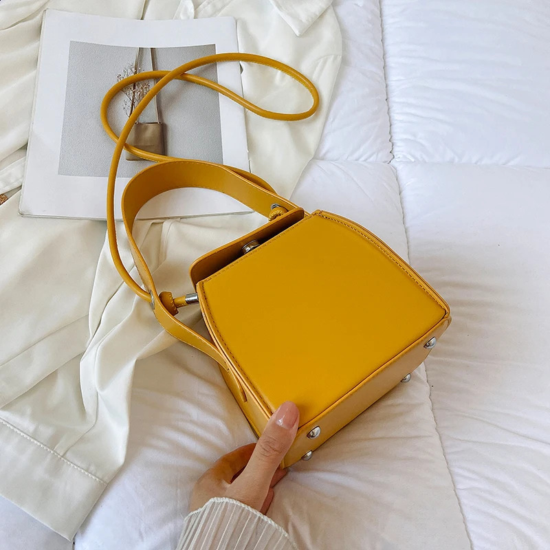 Home>Products>Fashion>Fashion>PU box cross shaped bag womens magnetic buckle bag 241223