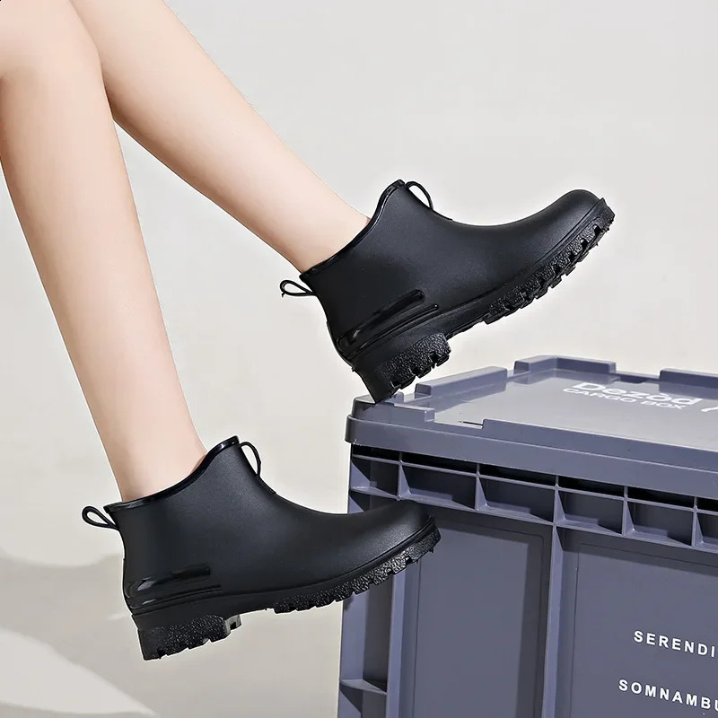 Fashionable Low-top Waterproof Rubber Rain Boots For Women Summer Short Barrel Chelsea Shoes Cross-border Couples Outerwear 241226