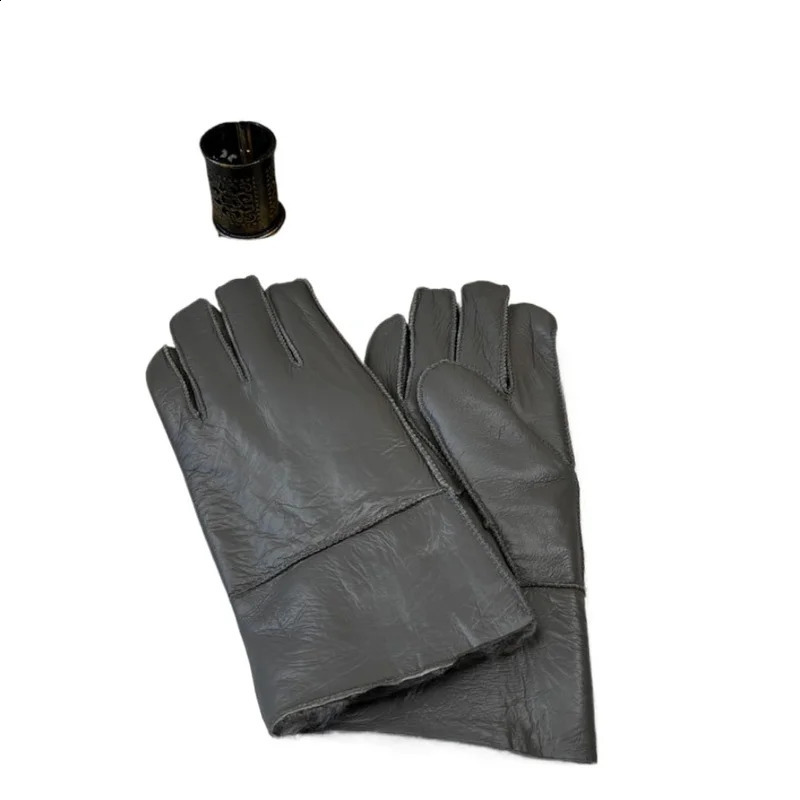 Fur Integrated Gloves for Men Sheepskin Fur Gloves Winter Warm Real Fur Outdoor Windproof Motorcycle Riding Style 241226