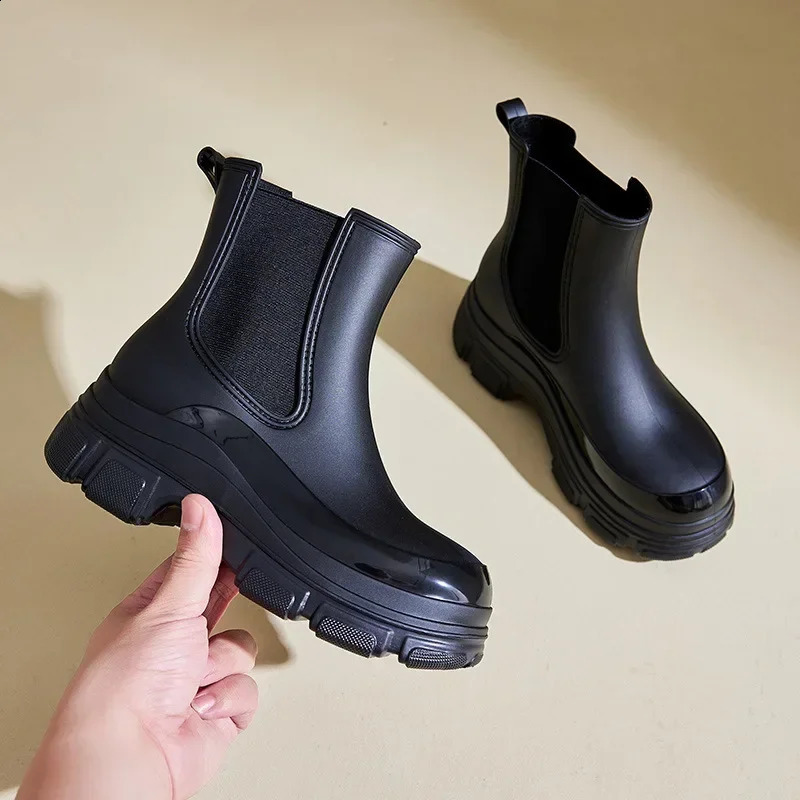 Women thick soled rain shoe Outdoor waterproof boots women comfort mid top boots Casual fashion water shoes Botas Zapatos 241226