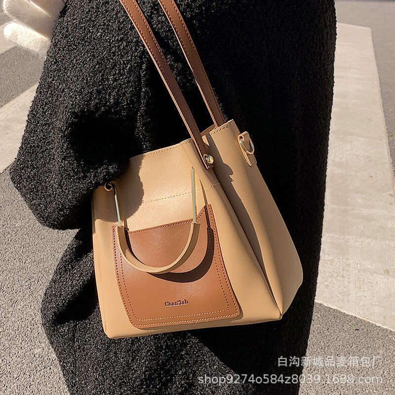 Summer Color Blocked Crossbody Women's New Trendy And Fashionable Large Capacity Shoulder Bag, Popular Bucket Bag