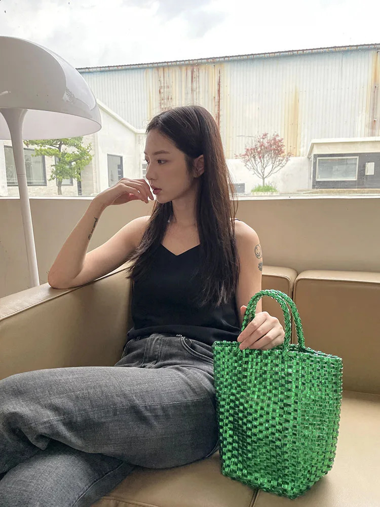 Hylhexyr womens casual handbag vegetable basket woven bag Ins fashion handbag beach bag summer PVC handbag 241223