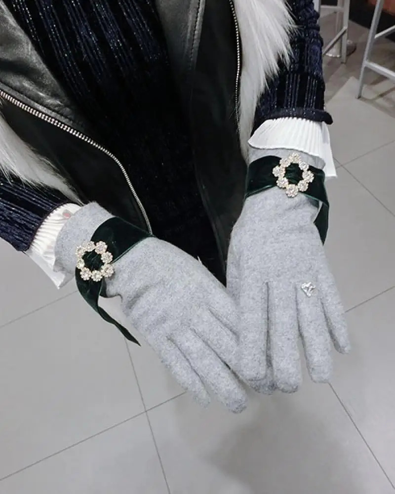 Velvet Rhinestone Buckle Tassel Cashmere Gloves Women Japan and South Korea Warm Thick Five-Finger Split Finger Gloves 241226
