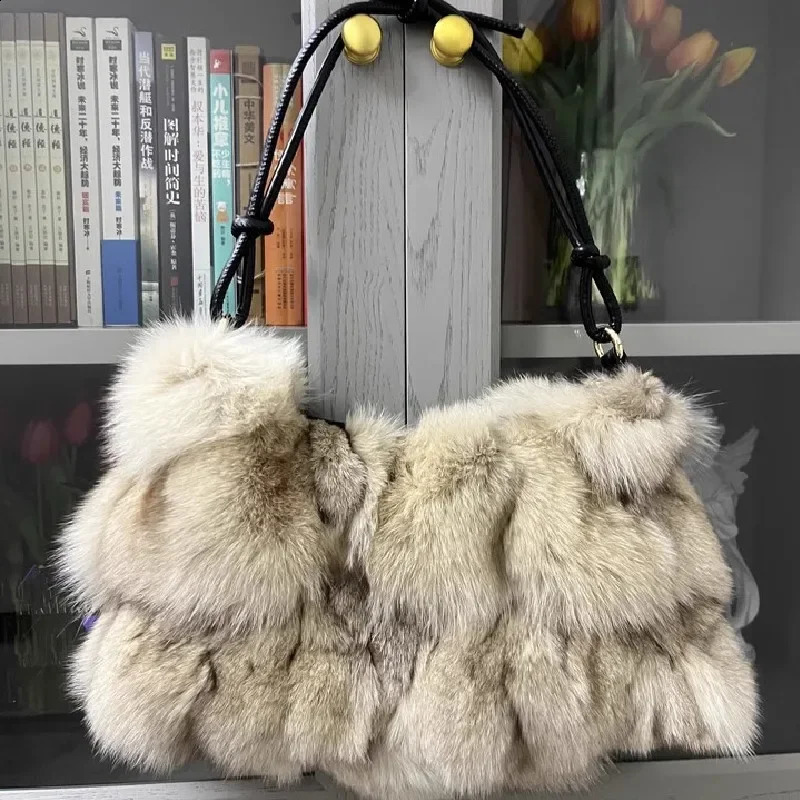 Winter Fox Fur Bag Womens Bag Fashion Handbag Ladies Bags Purses Women Shoulder Bag Real Silver Fox Fur Messenger Bags241226