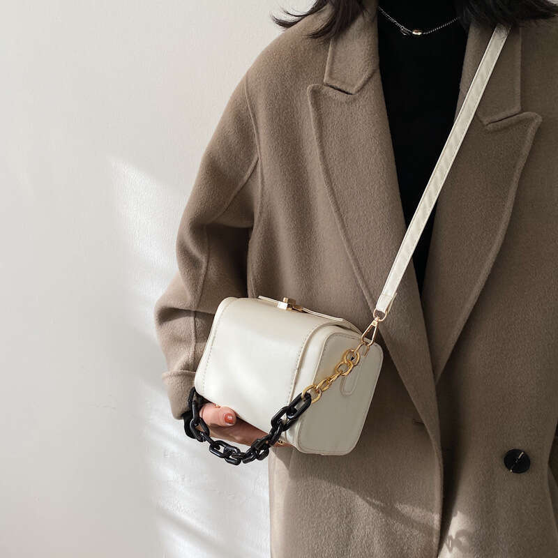 Early Spring New Trendy Fashion Shoulder Internet Celebrity Same Style Box Simple Texture Casual Women's Bag