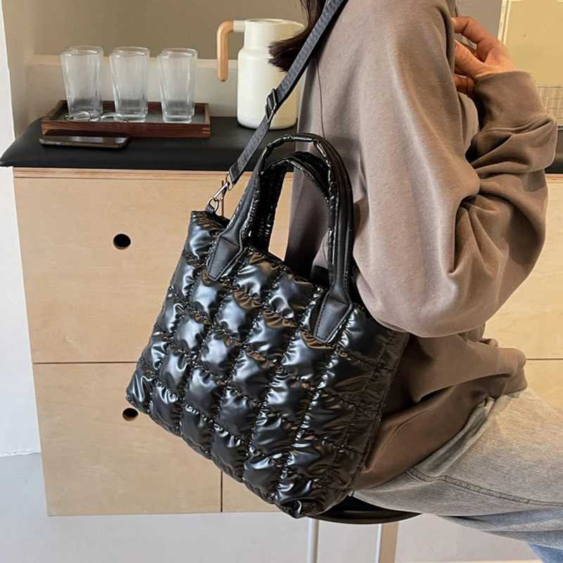 Quilted Padded Tote Bag Nyl Solid Color Sahel Puffer Crossbody Bag Women Shoulder Bags Ladies Large Capacity HandbagXJ241225