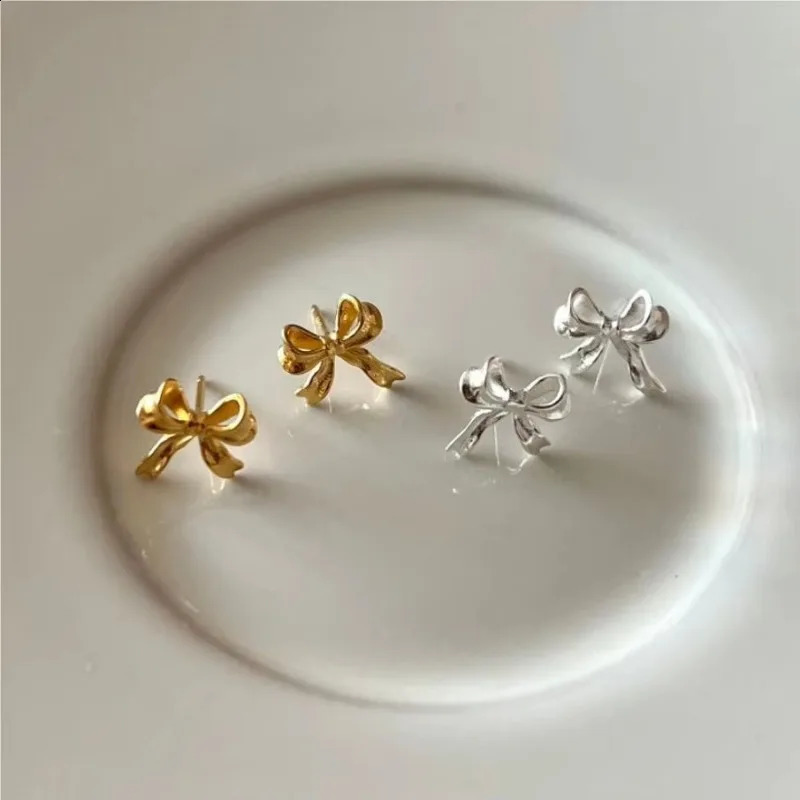 Hypoallergenic Fine S925 Sterling Silver Bowknot Earrings Women Korean Cute Tiny 18K Gold Plated Bow Stud Earrings for Girls 241226