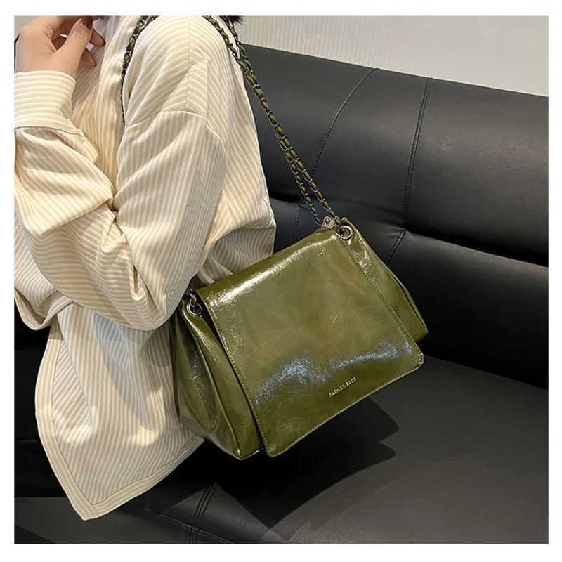 1PC bag womens large capacity fiable autumn and winter solid color single shoulder crossbody bag class commuting totXJ241225