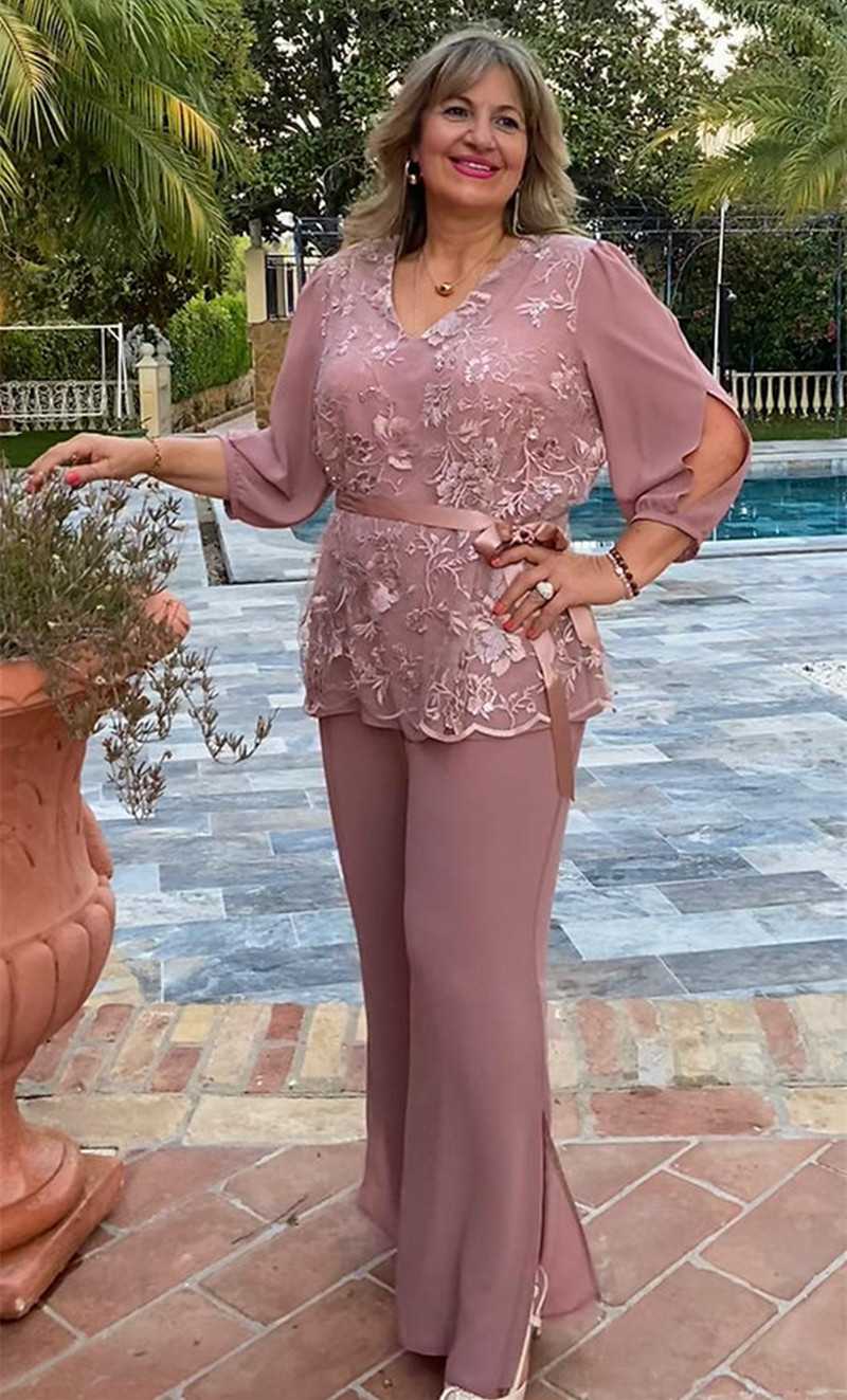 2025 Elegant Dusty Pink Mother Of The Bride Pants Suits Lace V-Neck Long Sleeves Wedding Guest Dresses Groom Mom Chiffon Formal Wear 2 Pieces