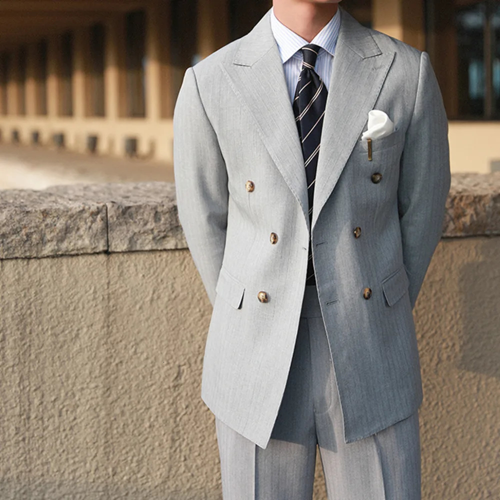 Stripe Suit Men Versatile Fashion Gentlemans Double Breasted Italian Lapel Coat Formal Wedding Groom Business Tuxedo 241220