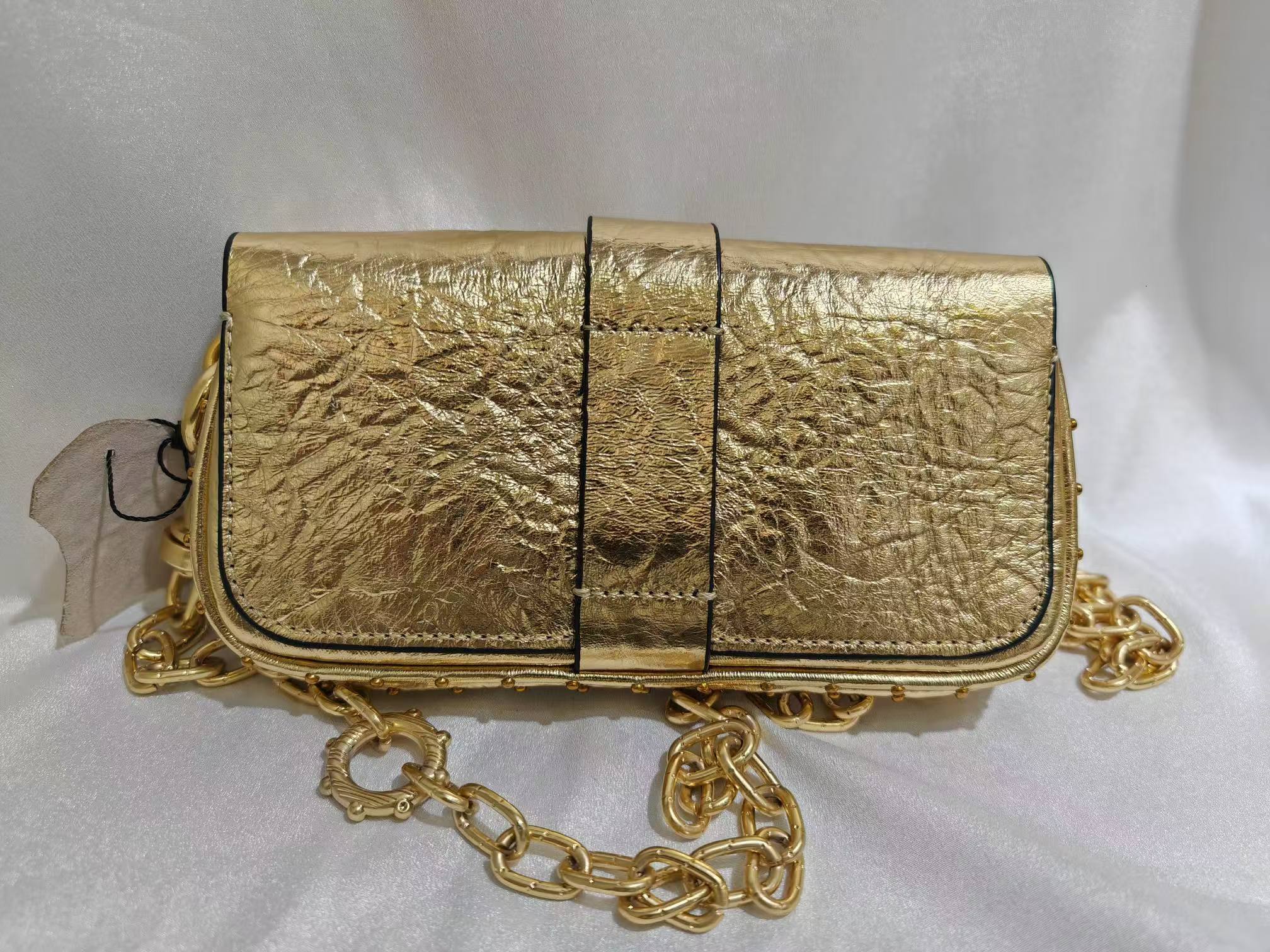 2024 New Leather Fashionable And Trendy Commuting Mini Phone Bag