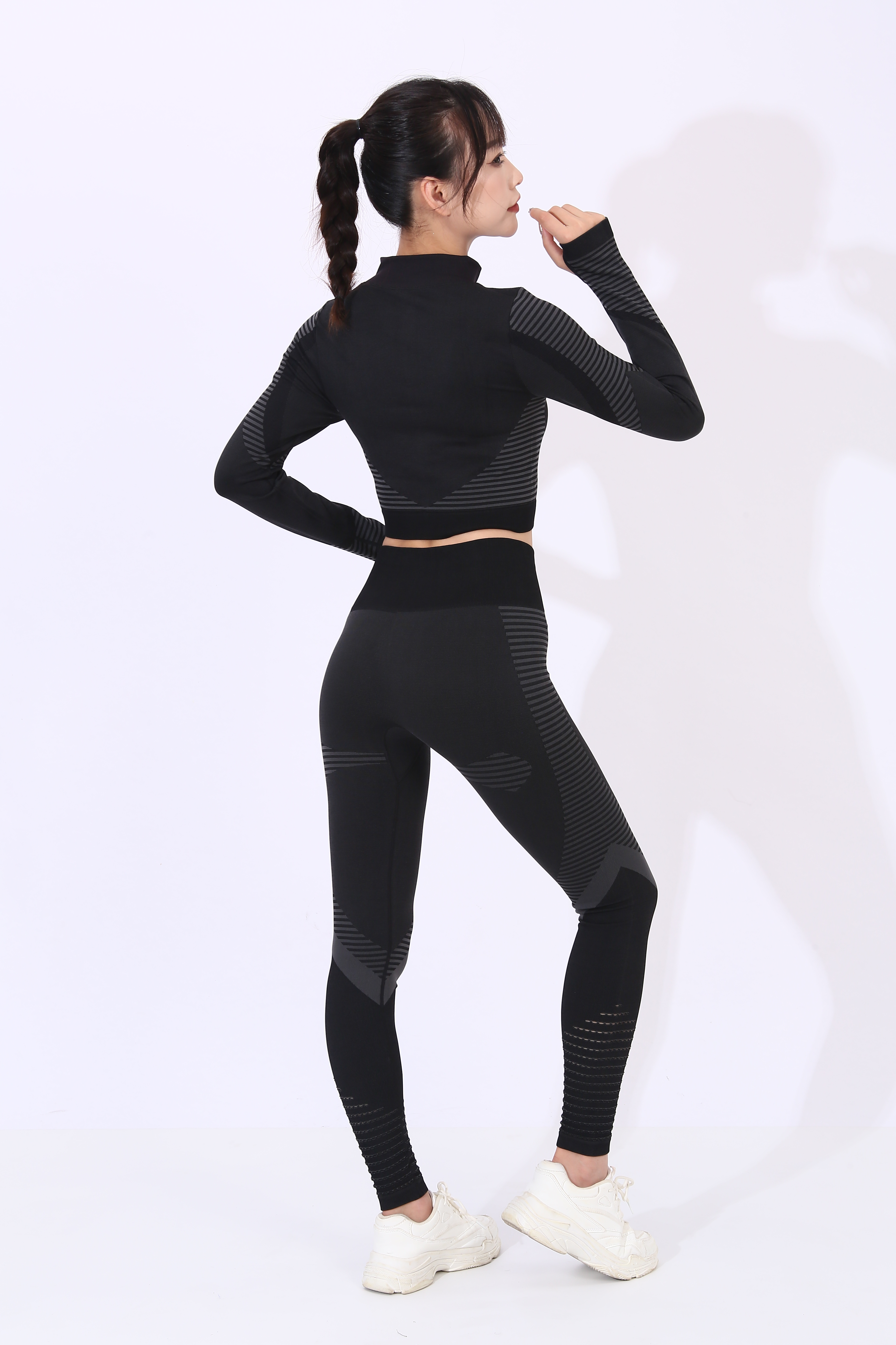 FEMME FINESS That's Yoga Wear Exercise Suit Seamless Yoga Wear Suit