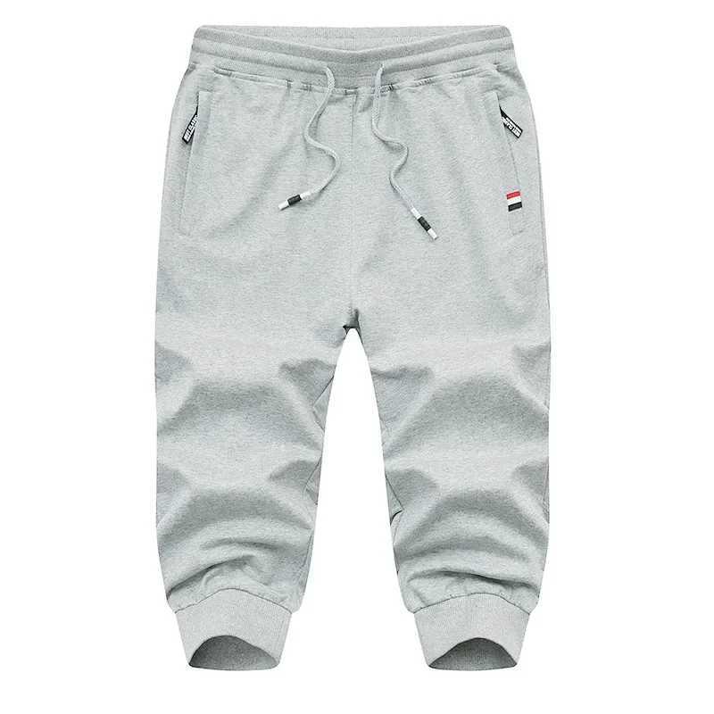 2024 New Summer Mens Knitted Sports Shorts Korean Fashion Capris Elastic Breathable Men Clothing Casual Slim Fit Pants MaleXJ241226