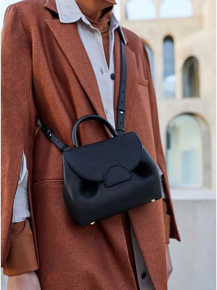 Wing French Niche Tote Bag - Light Retro European Style, Shoulder & hot Armpit Carry, 2024 Trend