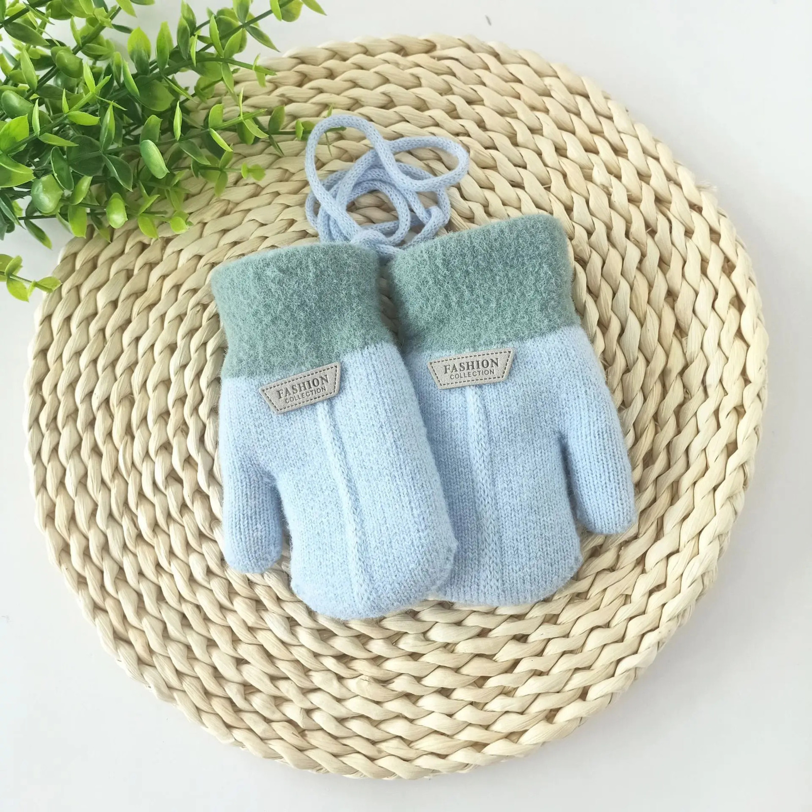 08 Years Baby Boys Girls Winter Knitted Gloves Warm Rope Full Finger Mittens for Children Solid Color Windproof 241225
