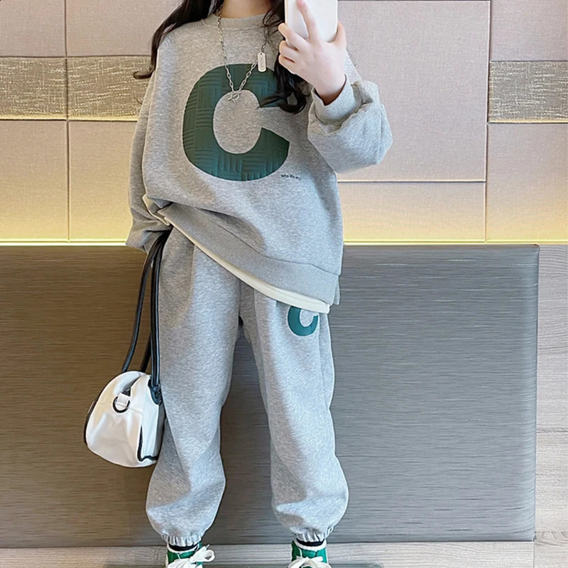 Autumn Girls Spring Wear Sweater Set Medium and Big Childrens Leisure Clothing Suit Fashion Kids Sports 241225