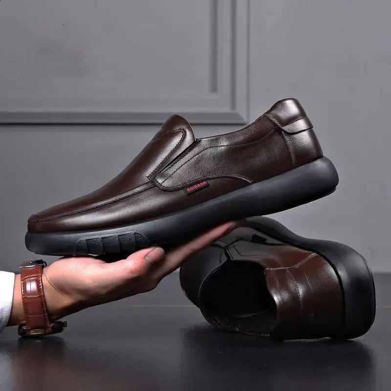 Spring and Summer Mens Business Leather Shoes 2024 Fashion Casual Mens Shoes Soft Sole Soft Leather Anti Slip Dads Shoes241226