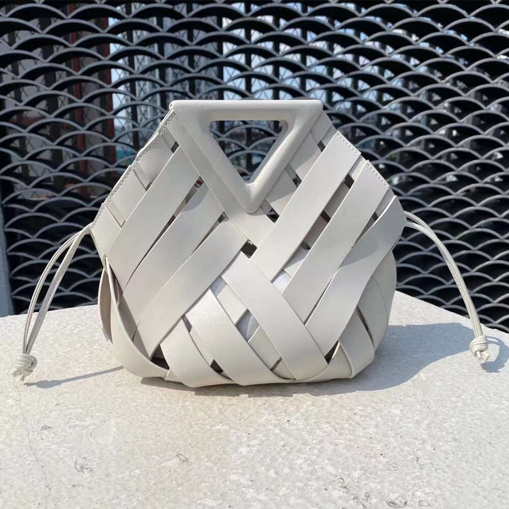 Real leather handmade cowhide woven clip bag, fashionable large capacity hand-held crossbody women's bag