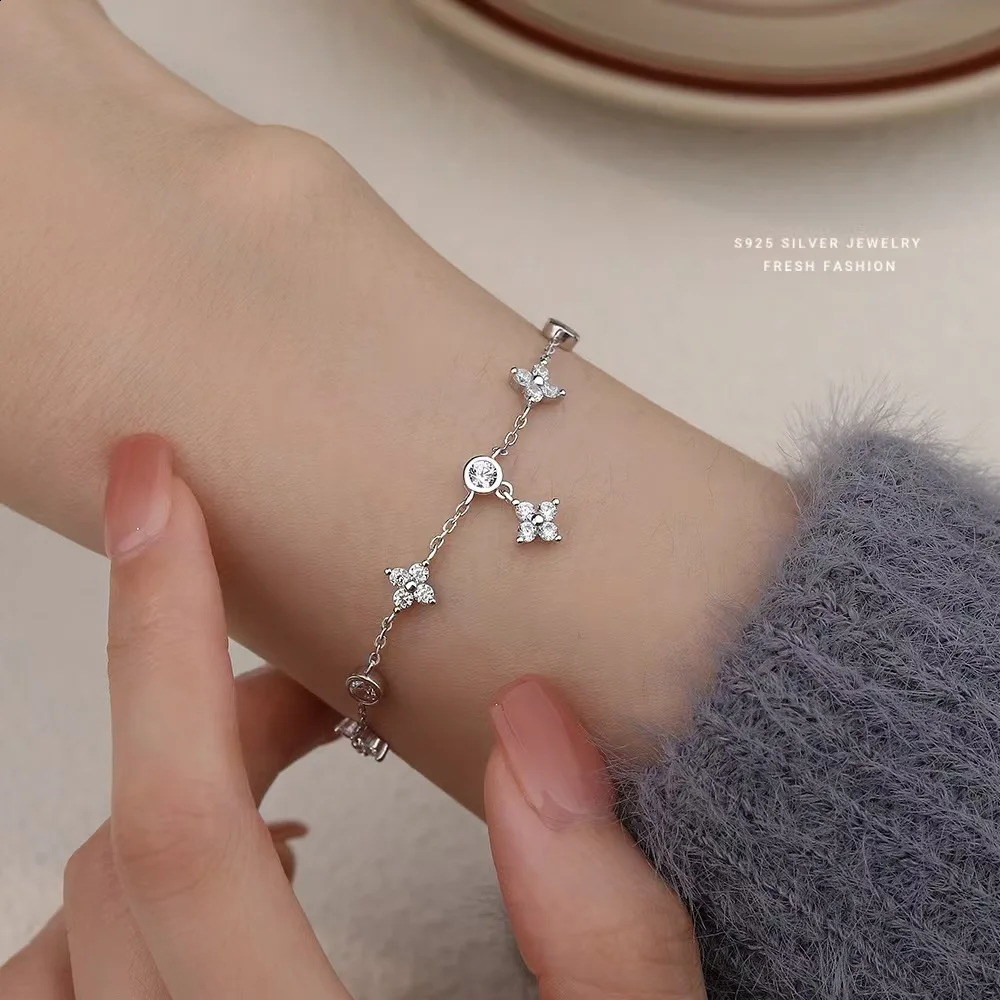 100% Jewelry Bracelet 925 Sterling Silver Four-Leaf Flower Adjustable Chain Bracelet Womens Halloween Gift 241220