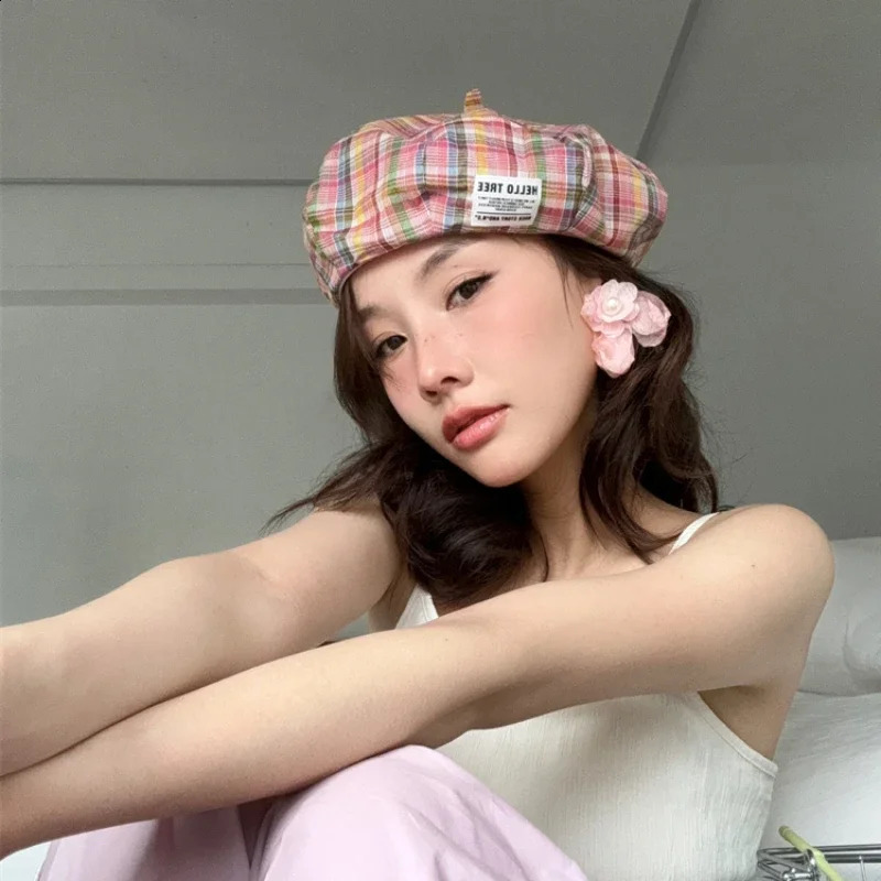 Japanese Sweet and Cute Plaid Berets for Weomen Show Face Small Spring and Summer Fashion Labeling Niche Painter Pumpkin Hats 241226