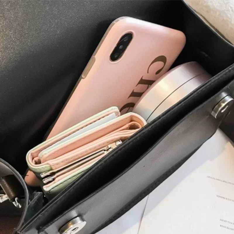 Women Small Square Bag Versatile Wide Shoulder Strap Large Capacity Casual Portable Female e Shoulder Crossbody BagXJ241225