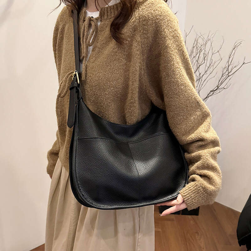 ote Bags for Women PU Leather Tote Purses Handbags Solid Color Soft Surface Large Capacity For Women Fashionable And Stylish Commuting Diagonal Should - view 4