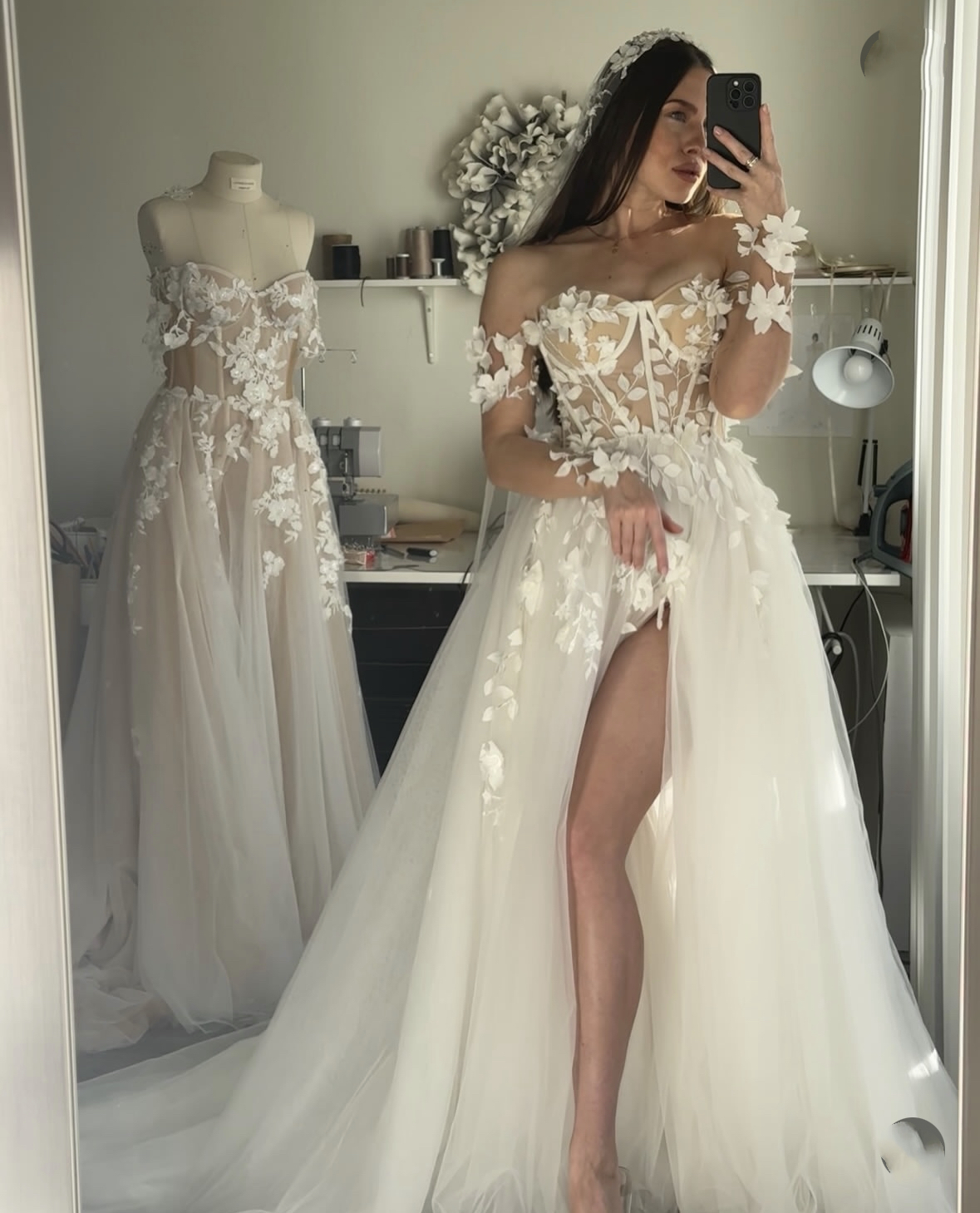 Sexy Illusion Beach Wedding Dresses Side Split Off Shoulder Long Sleeves Boho Bridal Gowns Lace Appliques Ivory Tulle Bride Dress Back Lace-Up
