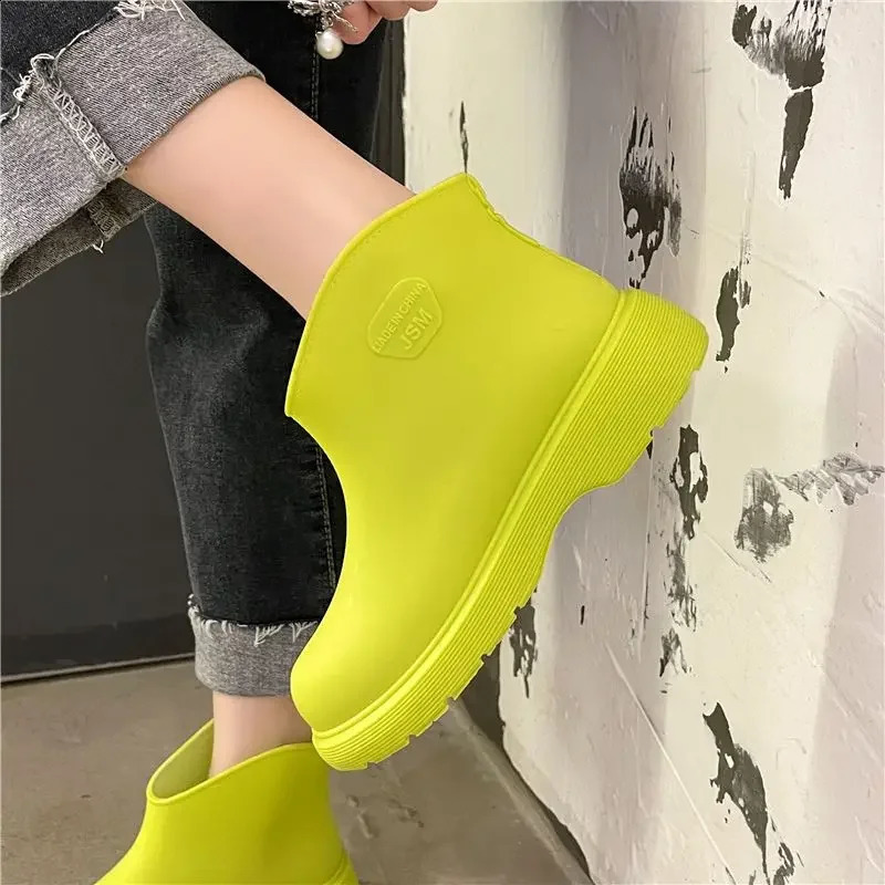 Korean Models Rain Shoes Ladies Short Tube Waterproof Rubber Shoes Low-top Water Shoes Outdoor Non-slip Rain Boots Solid Color 241226