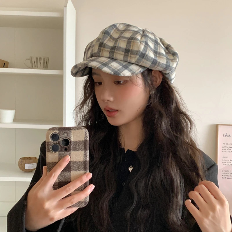 Ins Fashion Color Matching Plaid Wool Berets Cap for Women Show Face Small Winter Casual Warmth Versatile Retro sboy Hat 241226