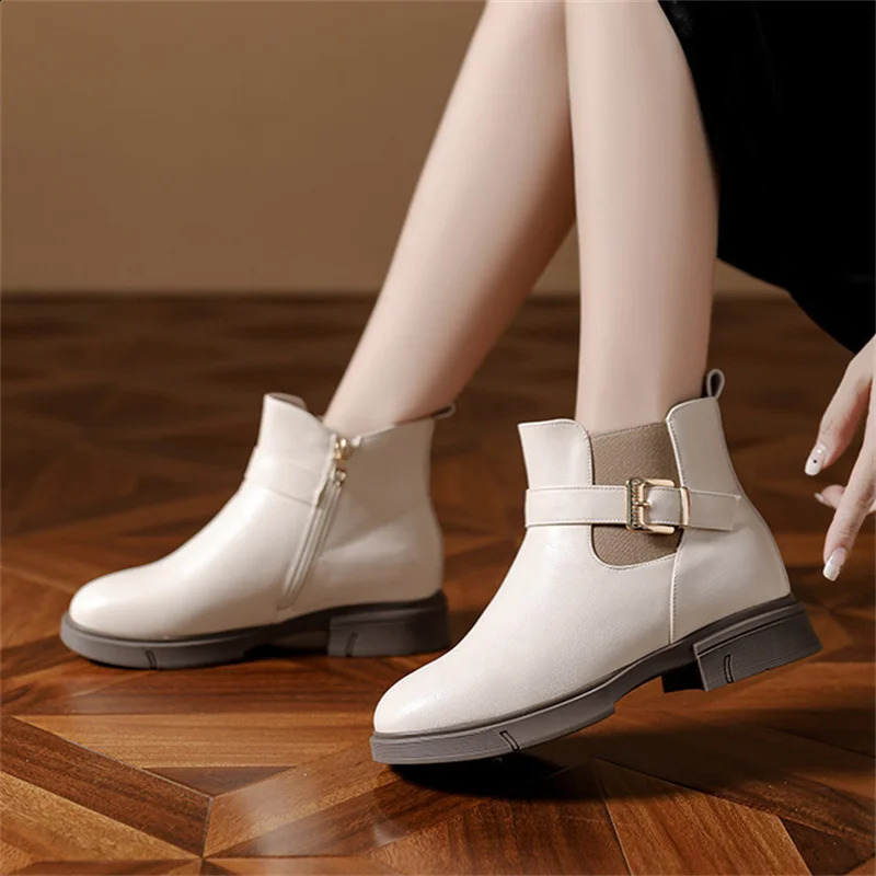 Autumn Winter Warm Thick Sole Anti-slip Lady Buckle Round Toe Solid Leather Boots Fashion Elegant Short Cotton Boots 241226