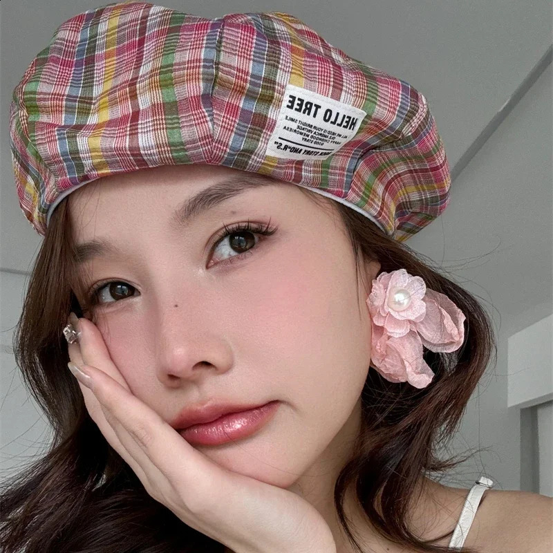 Japanese Sweet and Cute Plaid Berets for Weomen Show Face Small Spring and Summer Fashion Labeling Niche Painter Pumpkin Hats 241226