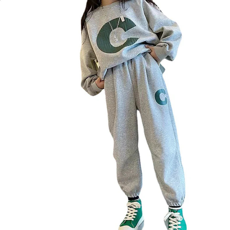 Autumn Girls Spring Wear Sweater Set Medium and Big Childrens Leisure Clothing Suit Fashion Kids Sports 241225