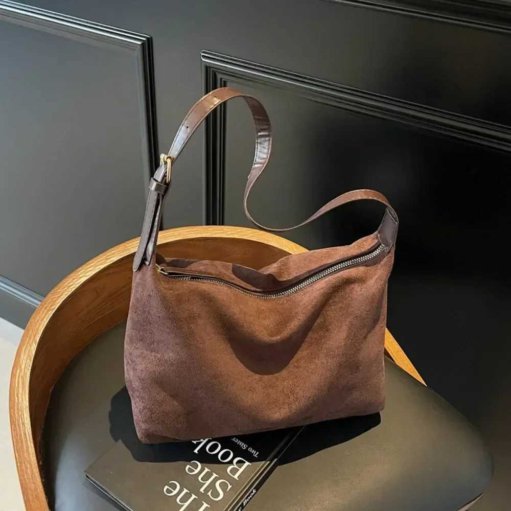 Korean Fi Vintage Winter New Women Lady Tote Bag Solid Color High-end Texture Simple Casual Generous ShoulderXJ241225