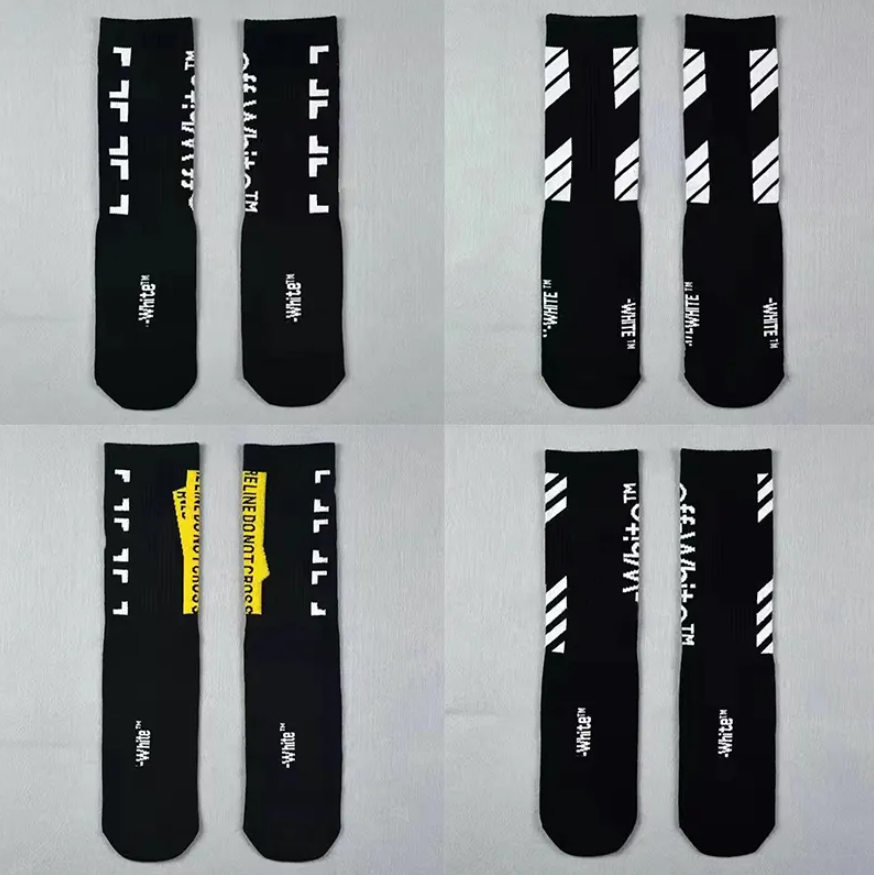 Designer socks for Men and Women Hip hop Socks Fashion Trend Street Fashion Brand Stockings Embroidered Alphabet Pure cotton Breathable sports socks