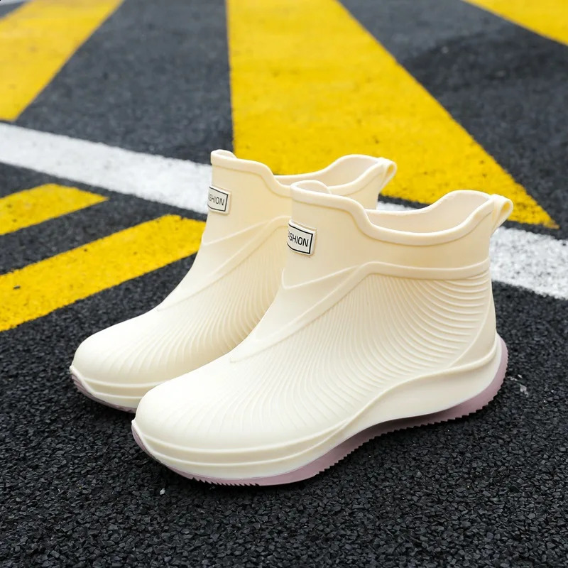 Womens Rain Boots Are Fashionable Lightweight Thick Soled Wear-resistant Rainproof and Slip Resistant When Worn Externally 241226