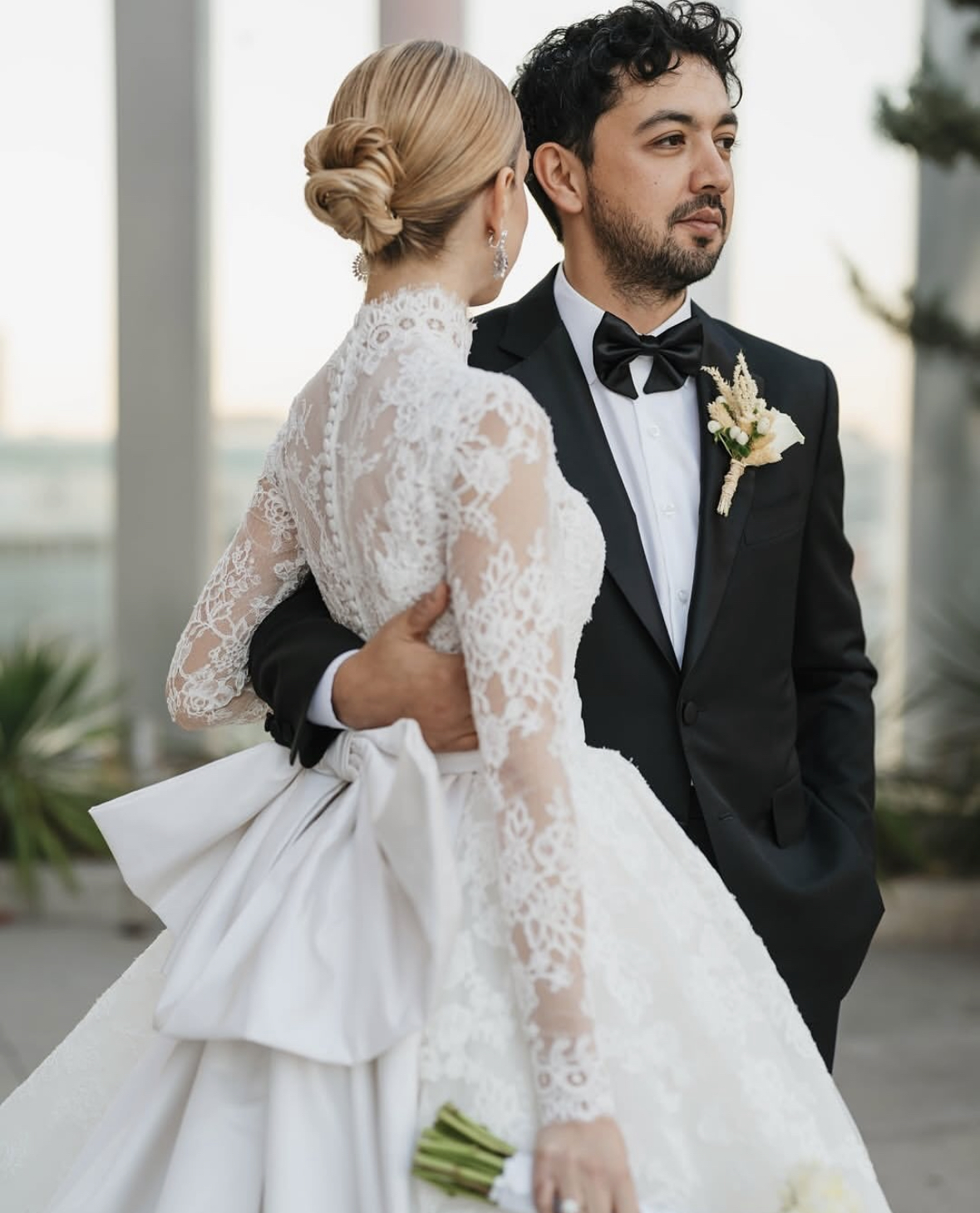 Long Sleeves Princess Wedding Dresses With Bow Back Lace Appliques High Neck Elegant Bridal Gowns Ivory Pretty Robe De Mariee 2025