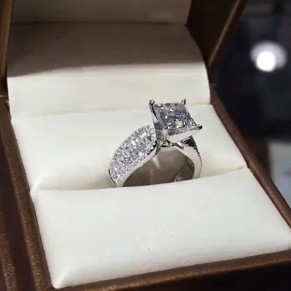 2025 Choucong Handmade Wedding Rings Luxury Jewelry 925 Silver Fill Princess Cut White 5A Zircon CZ Diamond Lab Moissanite Party Eternity Women Engage