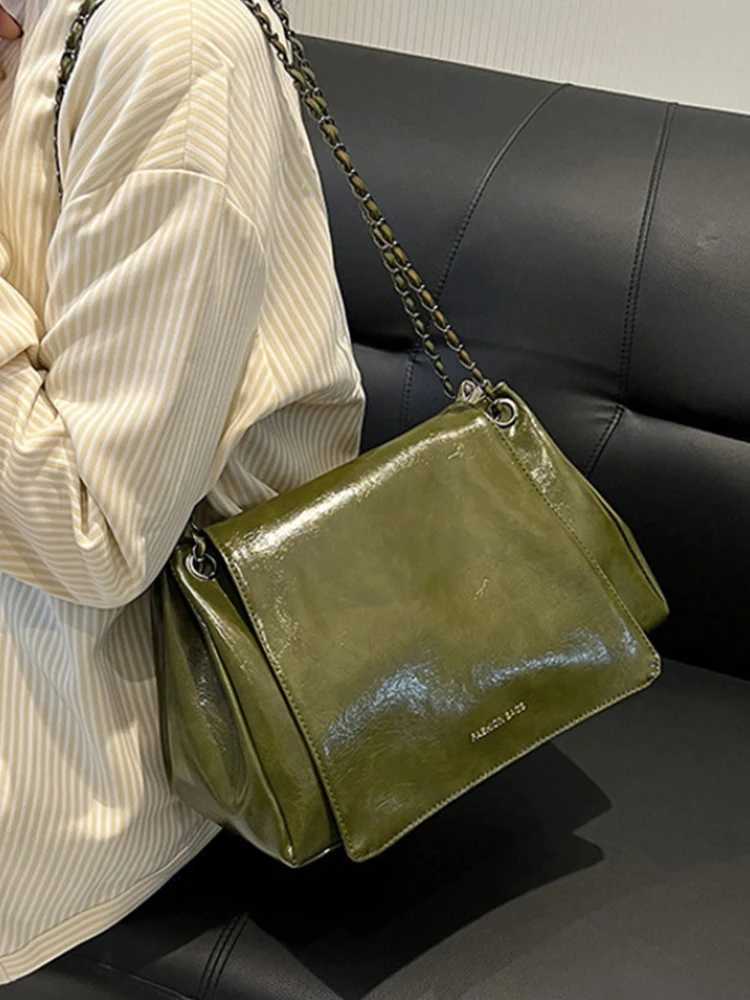 1PC bag womens large capacity fiable autumn and winter solid color single shoulder crossbody bag class commuting totXJ241225