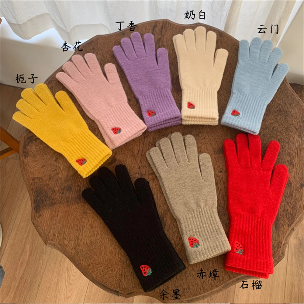 Cute Embroidery Knitted Gloves Womens Strawberry Cotton Glove Long Winter Warm Split Finger Gloves Touchable Five Finger Gloves 241226