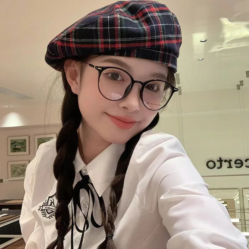 Red Plaid Beret for Women Men British Girl Sweet Cool Bonnet Korean Style Flat Top Berets Hat Female Retro Painter Cap 241226